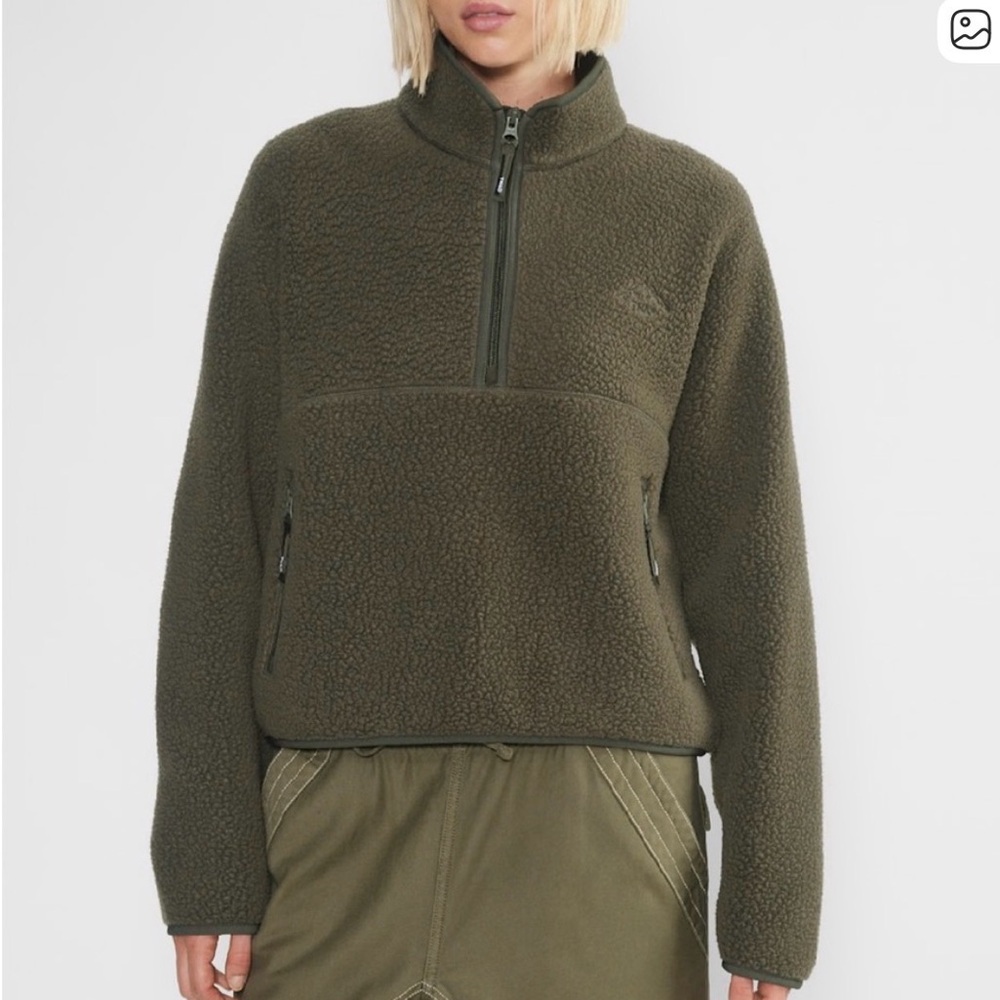 TNA / Aritzia XS polartec fleece sweater 1/2 zip